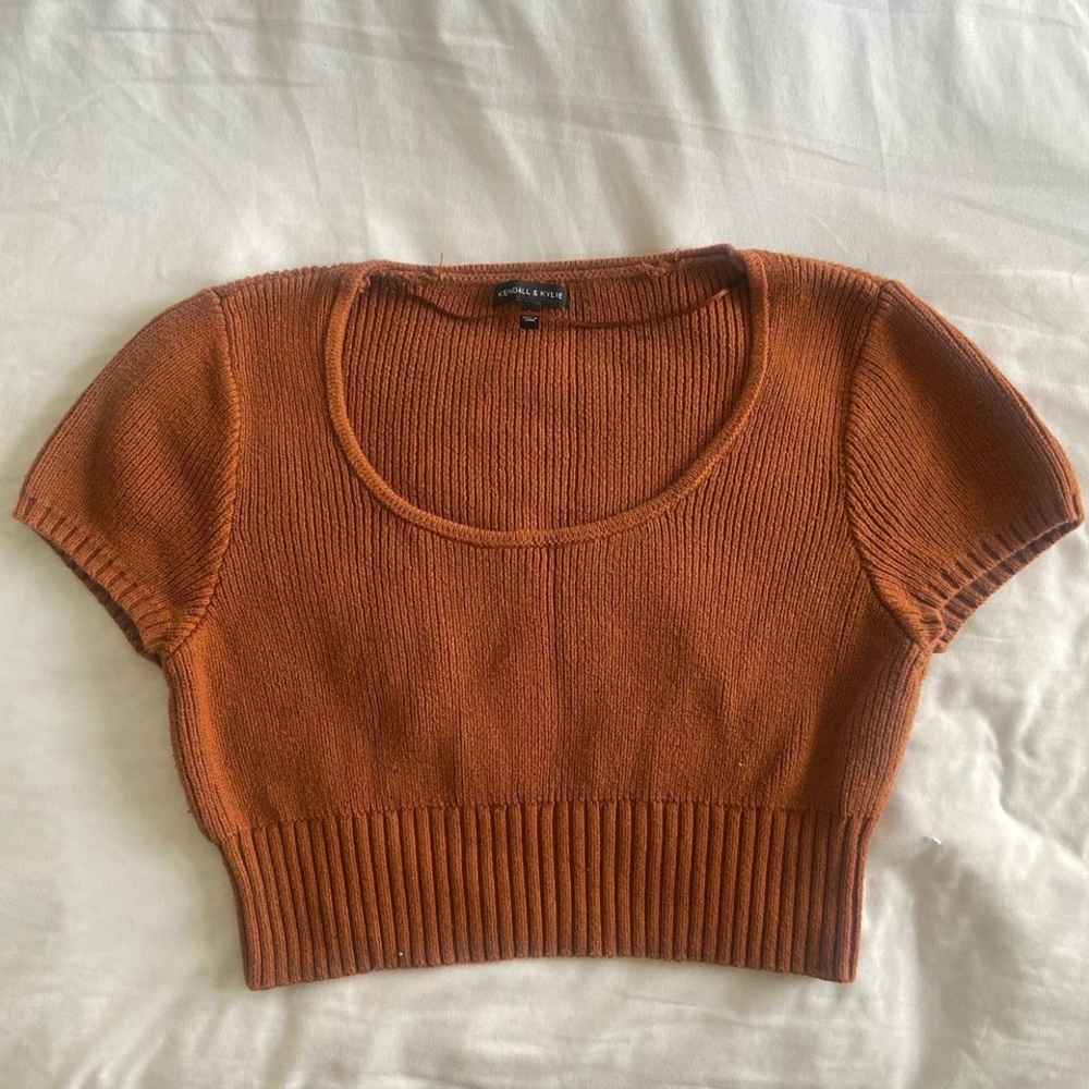 Kendall & Kylie Short sleeve sweater top